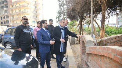 محافظ الغربية يتفقد المواقع المقترحة لعربات الطعام المتنقلة بالمحلة