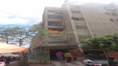 خلافات سابقة.. النيابة تستجوب المتهمة بإضرام النيران في شقة والدتها بالوراق