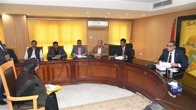 إعانات وفرص عمل بالقطاع الخاص في لقاء محافظ الفيوم لخدمة المواطنين 