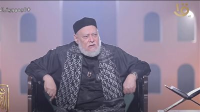 ليه الست مينفعش تؤم الرجال في الصلاة؟ علي جمعة يوضح السبب (فيديو) 