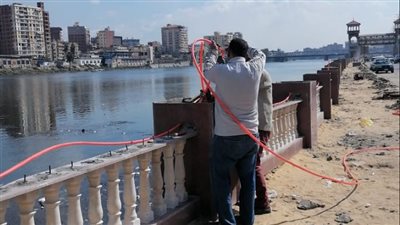 استمرارا أعمال رفع كفاءة كورنيش المشاية السفلية على نيل المنصورة 