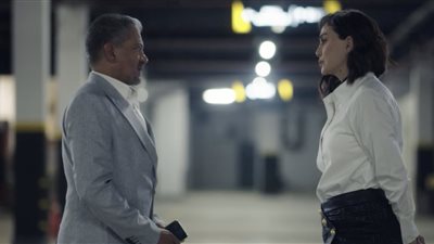 غادة عبد الرازق تبتز مجدي بدر في الحلقة 15 من صيد العقارب