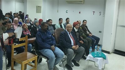 رئيس جامعة الأقصر يشارك طلاب كلية السياحة والفنادق حفل الإفطار الجماعي
