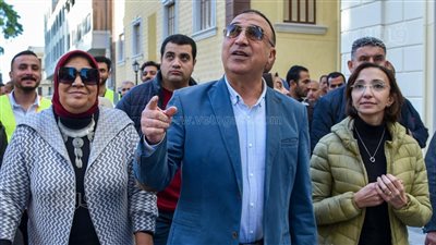 محافظ الإسكندرية يتفقد تطوير شارع النبي دانيال قبل افتتاحه 