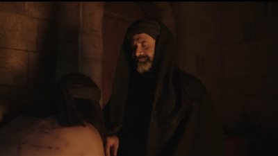 «الحشاشين» يعيد أزمة المسلسلات التاريخية إلى الواجهة.. د. عفيفى: صناع العمل يواجهون تحديًا صعبًا والحكم عليه متسرع.. الشناوى: اللغة الفصحى ليست ملزمة والمؤلف فى مأزق