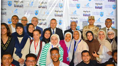 رئيس جامعة الإسكندرية يشارك اتحاد طلاب الجامعة إفطارهم اليوم
