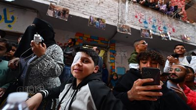 يتلقى العلاج في مصر، عدي طفل فلسطيني يشارك أهالي المطرية فرحة حفل الإفطار السنوي (صور)