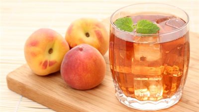 مشروب مميز ولذيذ وسهل التحضير، طريقة عمل آيس تي الخوخ