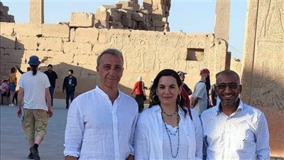 جولة لوزيرة السياحة اليونانية داخل معابد الكرنك (صور)