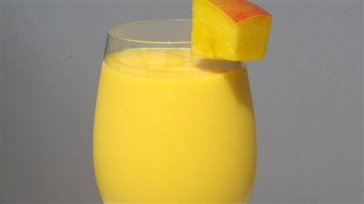 طريقة عمل عصير ميلك شيك المانجو، لذيذ على الإفطار في رمضان