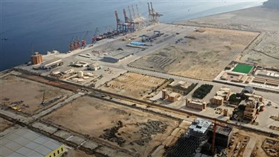 مقتل 6 أشخاص بهجوم مسلح على قاعدة بحرية في باكستان