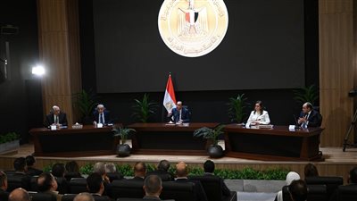 قرارات حكومية حاسمة.. مدبولي: خفض أسعار السلع بنسبة 15% إلى 20% خلال 48 ساعة تصل لـ 30% بعد العيد.. فرق متابعة من مجلس الوزراء للأسواق 