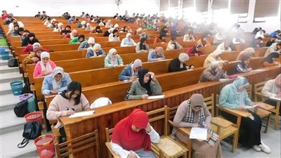 انطلاق امتحانات الميدترم بكليات جامعة قناة السويس (صور) 