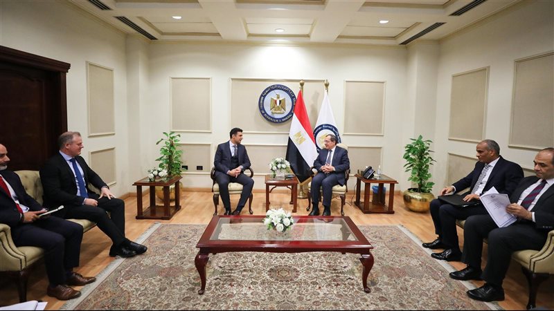 وزير البترول خلال