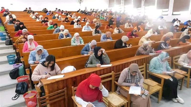 جانب من الامتحانات،