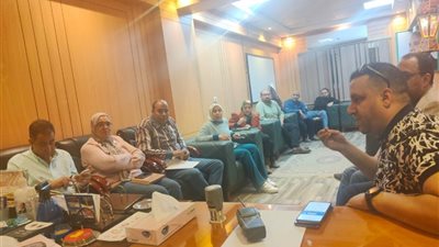 صحة أسيوط تناقش الأداء بالعيادات المسائية وإجراءات التخلص من الكهنة في المستشفيات