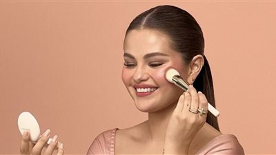  سيلينا جوميز تخضع لجلسة تصوير جديدة لصالح شركة مستحضرات تجميل 