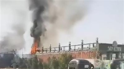 اللحظات الأولي لاندلاع حريق هائل في مطعم وكافية اسكاى تاون (فيديو)