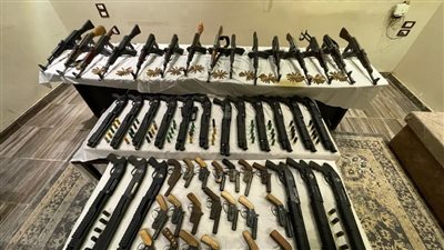 ضبط 30 قطعة سلاح ناري و16 قضية مخدرات خلال حملات بأسيوط وأسوان والاسكندرية 