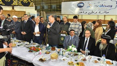 محافظ أسيوط يشهد حفل إفطار مائدة وطن واحد بمشاركة 1000 شخص (صور) 