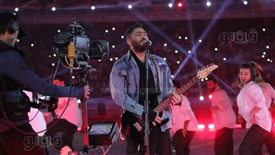 يا تاعبني، تامر حسني يلهب حماس الجمهور في حفل ختام كأس العاصمة (فيديو وصور)