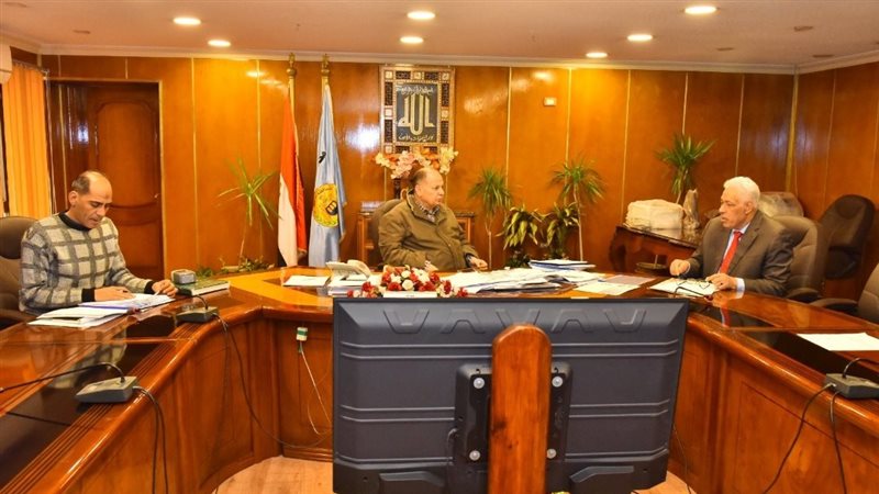 اجتماع محافظ أسيوط،