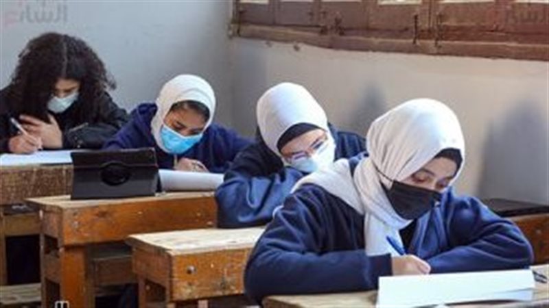 طلاب الجيزة يؤدون