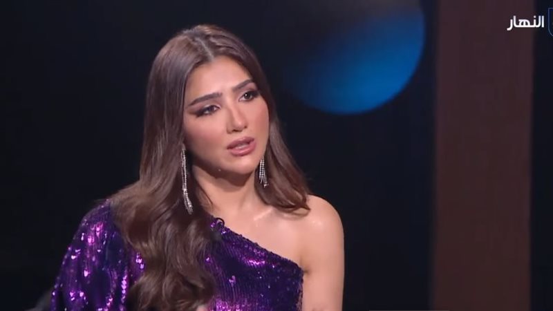 الفنانة مي عمر، فيتو
