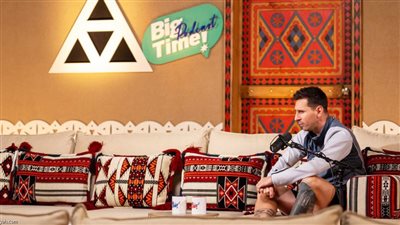 ميسي: أنا مش رومانسي بس حساس ومش هعتزل دلوقتي (فيديو)