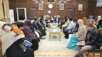 مساعدات مالية ومواد غذائية لحالات إنسانية بالمنوفية