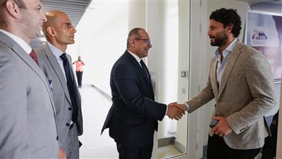  سفير مصر في تنزانيا يستقبل بعثة الأهلي بمطار دار السلام 