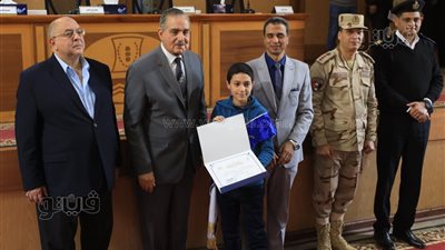 محافظ كفر الشيخ يكرم 93 متميزًا من جميع القطاعات بالمجلس التنفيذي