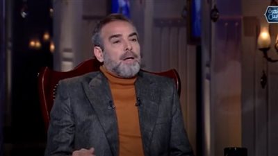 أحمد عبد العزيز: الفن غدار عرضني لأزمات مادية وهذه قصة بيع شقتي (فيديو)