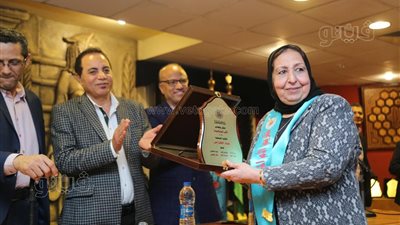 نقابة الصحفيين تكرم الكاتبة ثناء الكراس أمًا مثالية (صور)