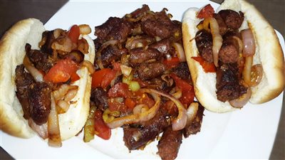 طريقة عمل ساندويتشات السجق الإسكندراني، لسحور مميز