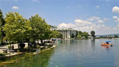 يحرم الملايين من المياه العذبة، حادث في خطوط أنابيب الناتو يلوث بحيرة غربي تركيا