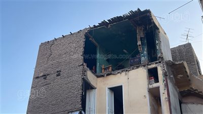 النيابة تنتقل لموقع انهيار عقار بولاق أبو العلا 