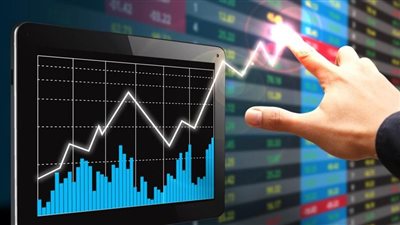 خبير اقتصادي: المؤشرات الاقتصادية عاودت الاستقرار.. ويجب الاهتمام بهذه القطاعات لتحسين أداء الاستثمار.. ووثيقة ملكية الدولة أتاحت للقطاع الخاص المشاركة في عملية النمو الاقتصادي
