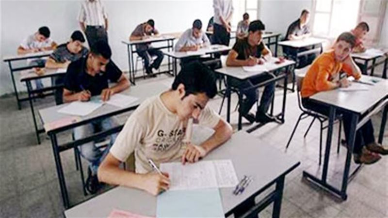 طلاب الجيزة يؤدون