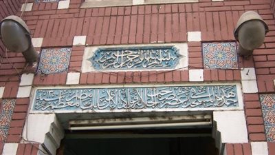 مسجد الطباخ، تاريخه يحكي قصة رجلين اقتربا من السلطة فاحترقا بنارها