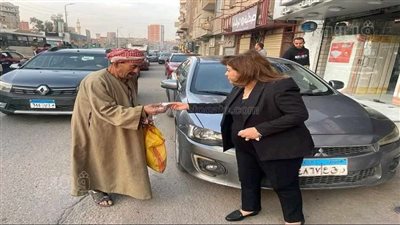 رمضان محبة، أقباط يوزعون تمرا على المسلمين وقت الإفطار بالشرقية (صور)