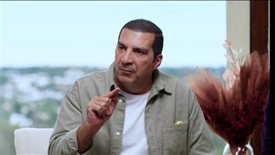 عمرو خالد يقدم طريقة ربانية تغيرك من داخلك وتصلح عيوبك في العشر الأواخر من رمضان (فيديو)