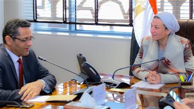 نقيب الصحفيين يلتقي وزيرة البيئة لمناقشة سبل التعاون ودعم الصحافة البيئية
