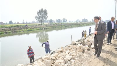 محافظ الغربية يتابع الموقف التنفيذي لمشروعات الرصف والتطوير بالمحلة 
