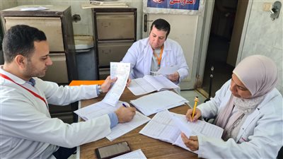 الكشف على 1114 مواطنا خلال قافلة طبية مجانية بدمنهور في البحيرة 