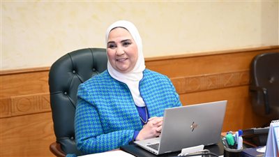 وزيرة التضامن تتابع تداعيات حريق مول تجاري بأسوان وتوجه بحصر الخسائر