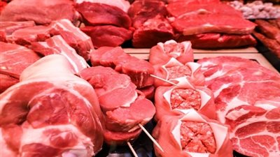 تفسير حلم توزيع اللحم في المنام وعلاقته بزوال الهموم وسداد الديون 