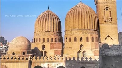 مسجد سلار وسنجر المعلق، أقيم فوق قلعة الكبش ويضم رفات أميرين من عصر المماليك