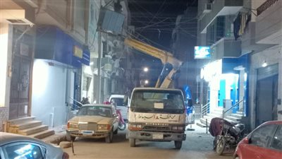 انطلاق حملة لصيانة كشافات الإنارة بشوارع حي شرق أسيوط