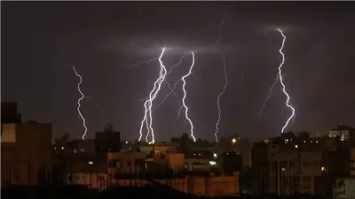 تفسير حلم البرق في المنام وعلاقته بالرزق الكثير والمال الوفير 